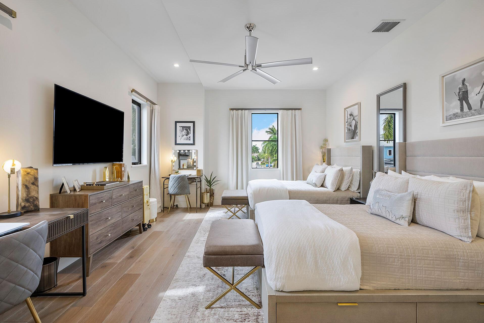 ROYAL PALM YACHT & COUNTR - Residential