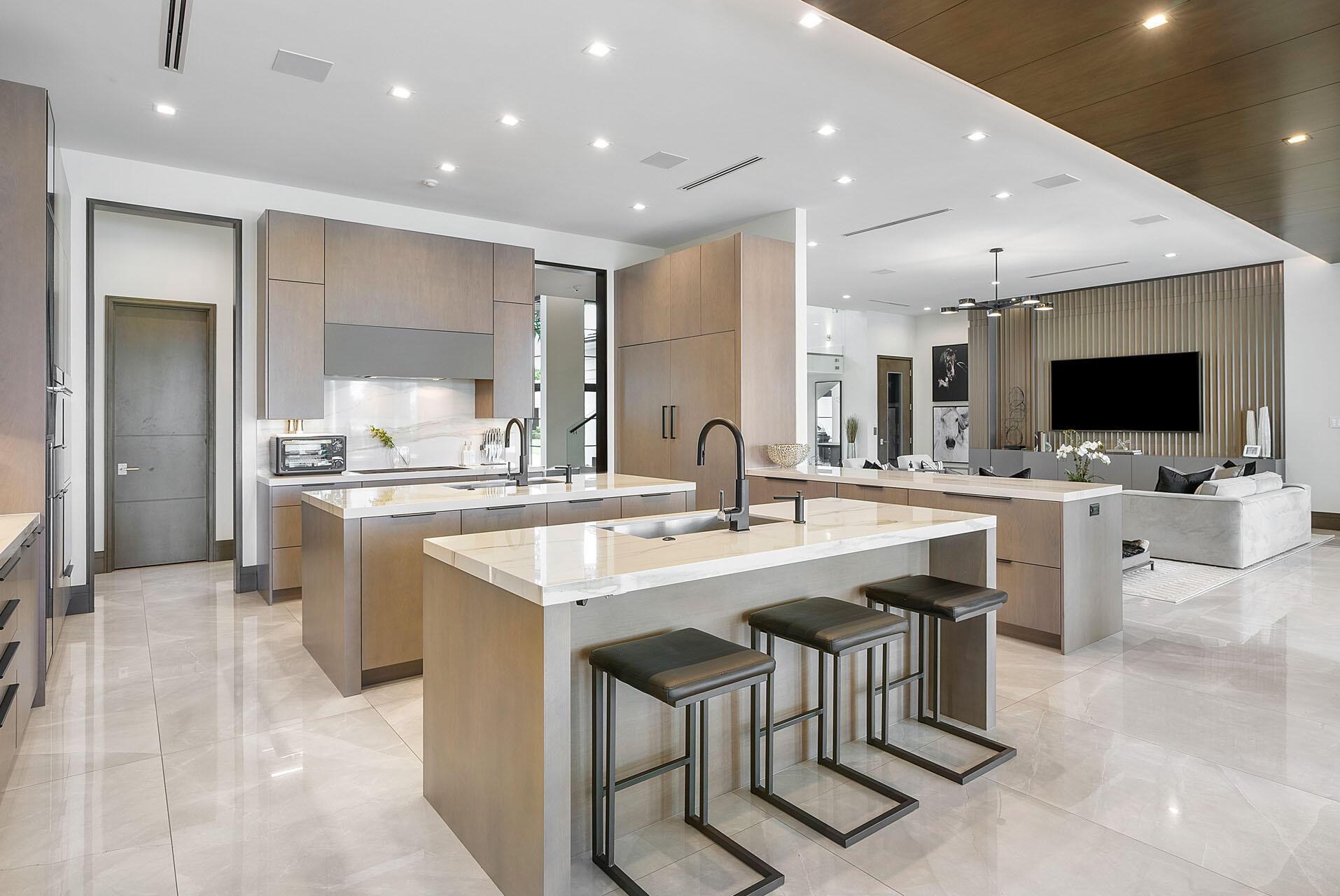 ROYAL PALM YACHT & COUNTR - Residential