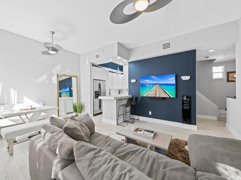 Vintage Lighthouse Point - Residential Lease