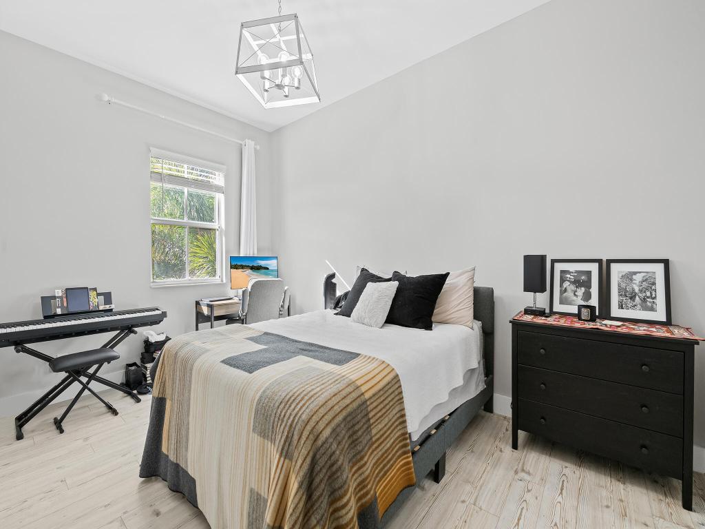 Vintage Lighthouse Point - Residential Lease