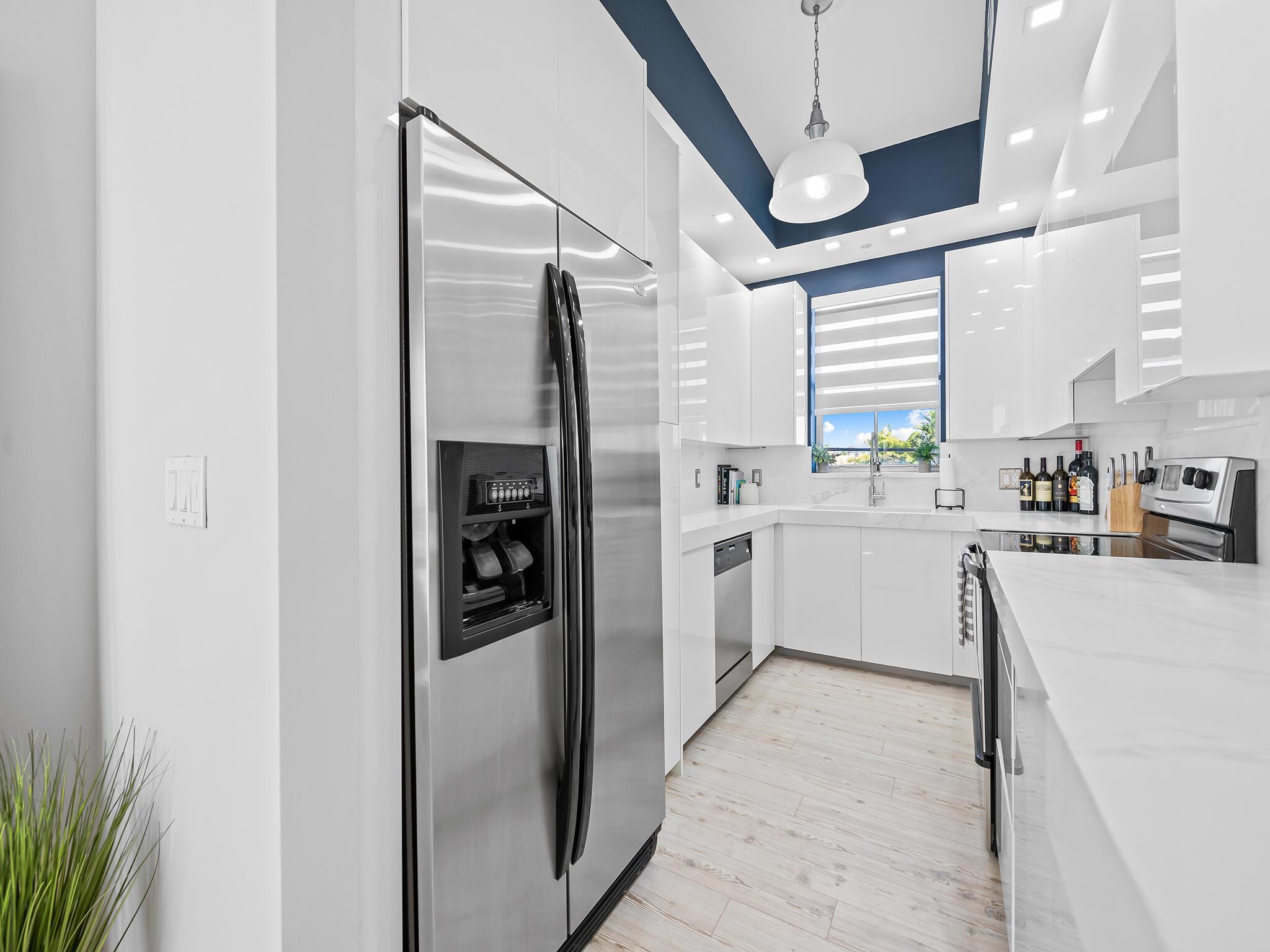 Vintage Lighthouse Point - Residential Lease