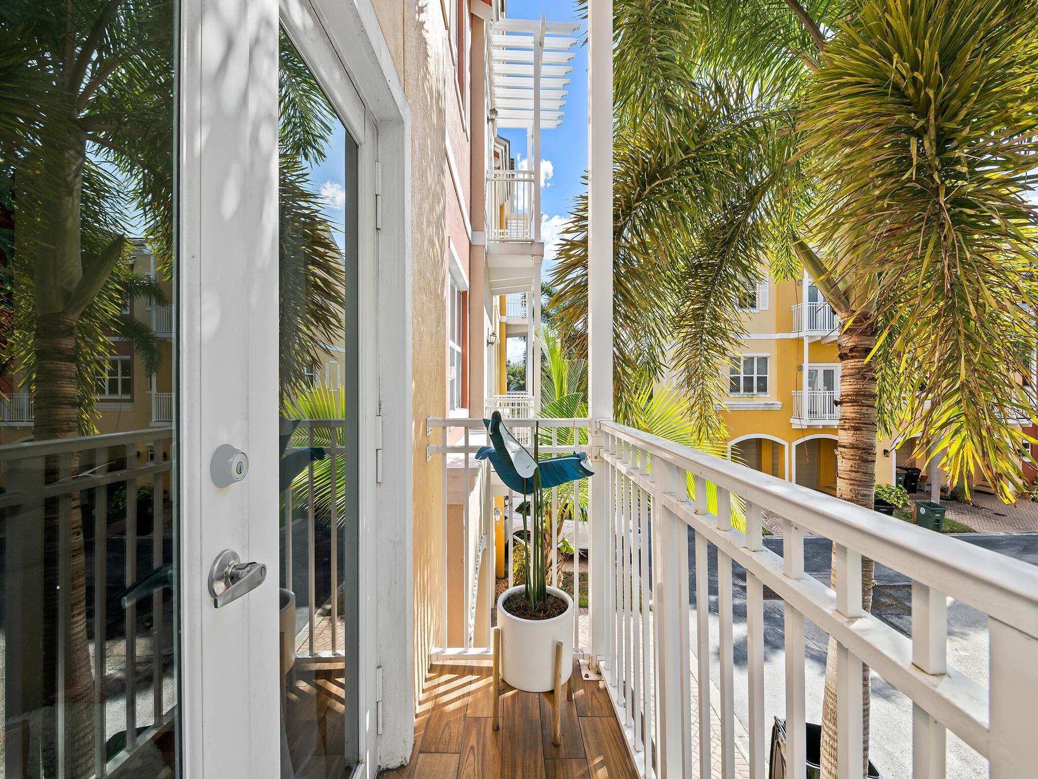 Vintage Lighthouse Point - Residential Lease