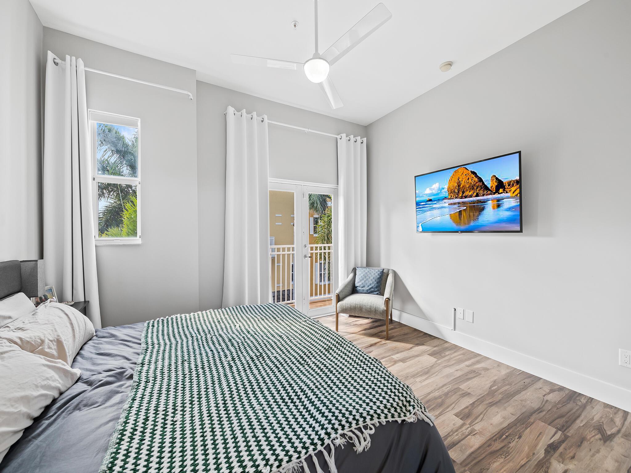 Vintage Lighthouse Point - Residential Lease