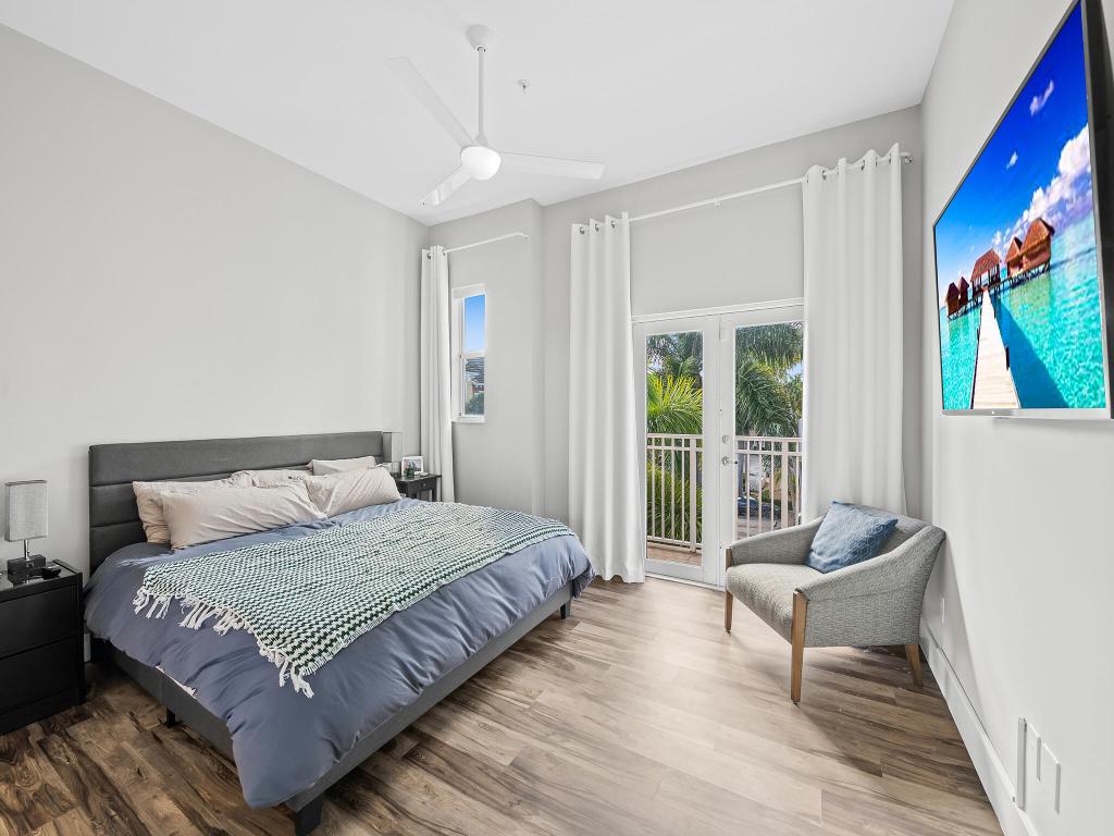 Vintage Lighthouse Point - Residential Lease