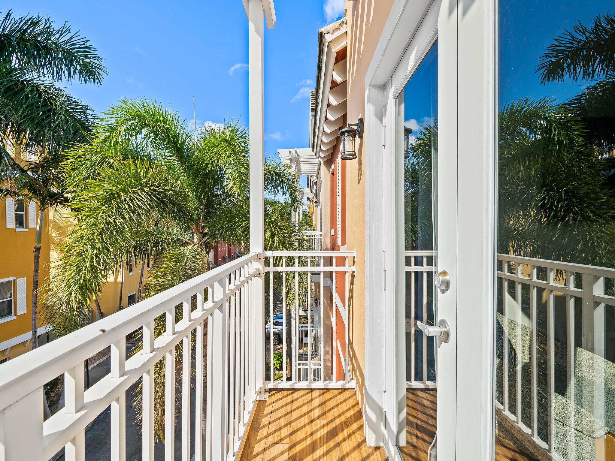 Vintage Lighthouse Point - Residential Lease