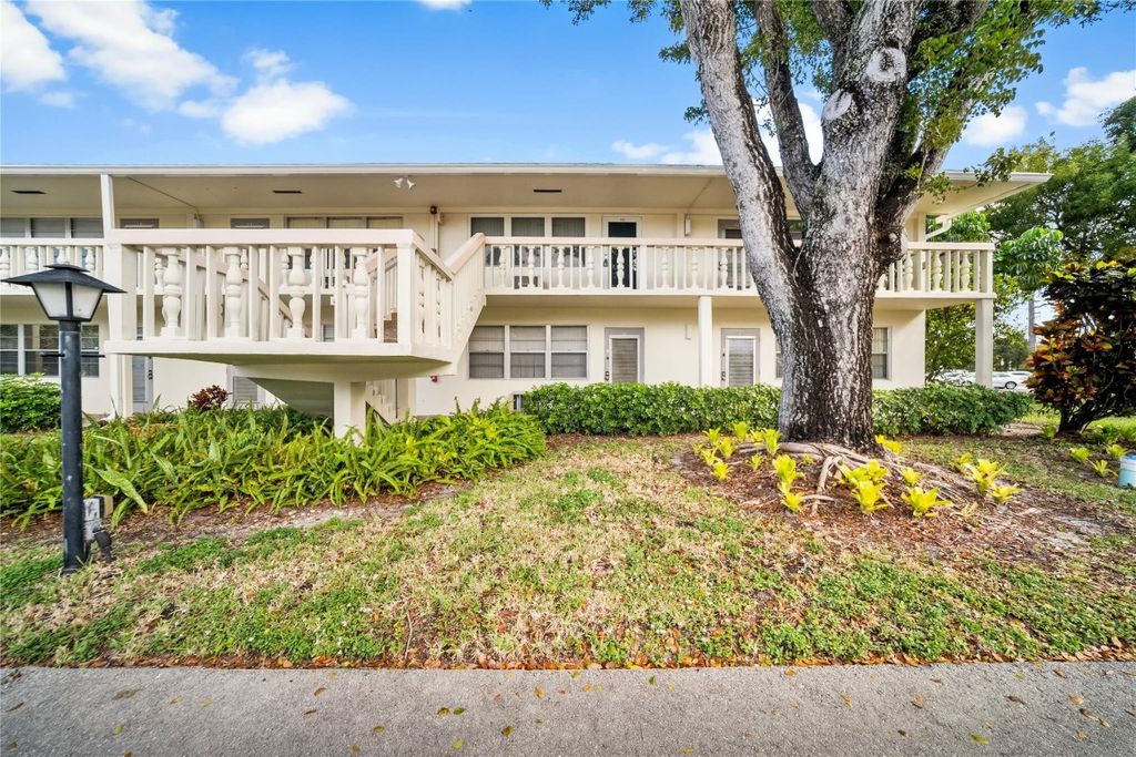 Photo of 263 Newport P #263, Deerfield Beach, FL 33442 (MLS # F10545131)