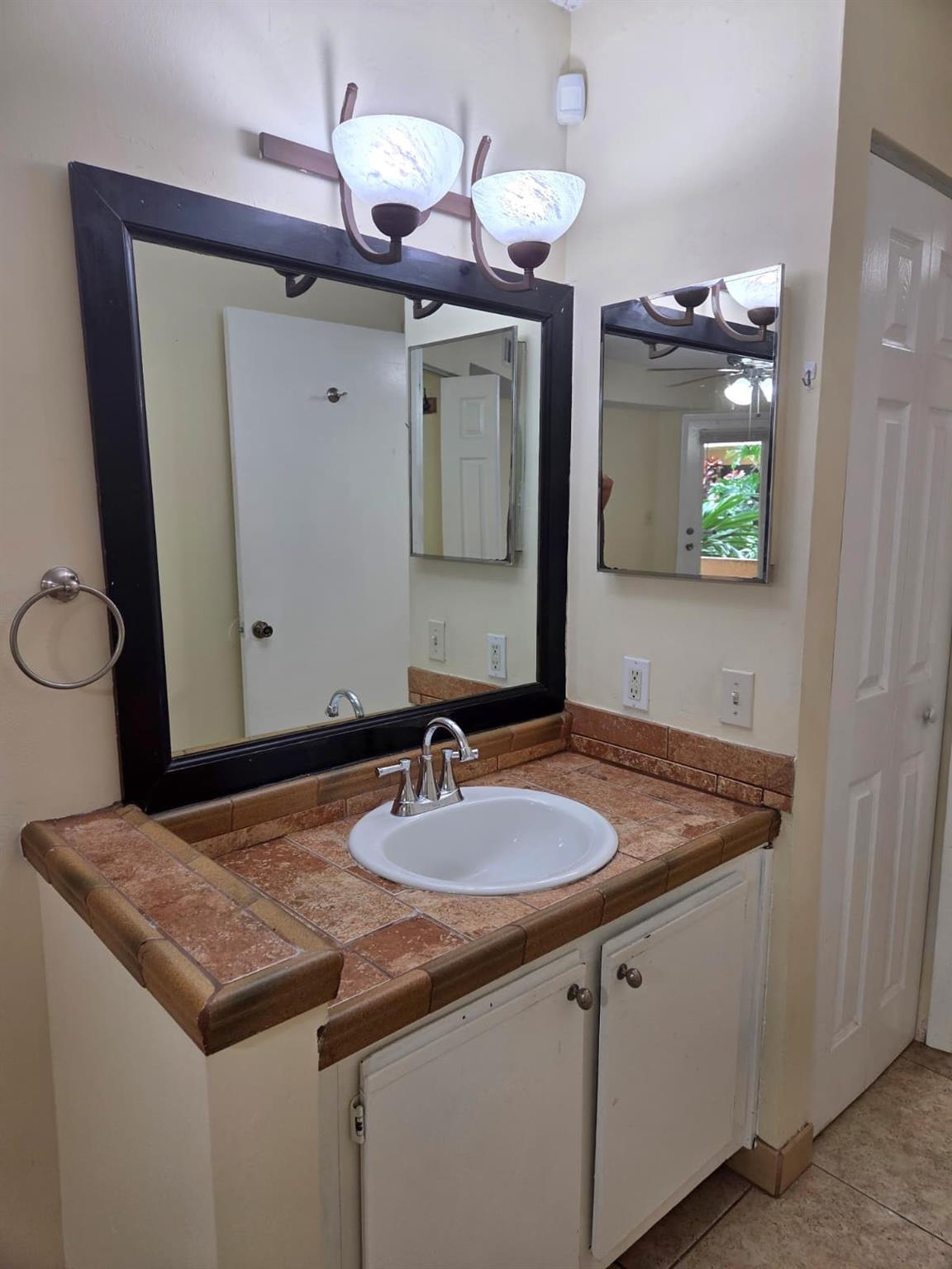 Summerbreeze Condo - Residential Lease