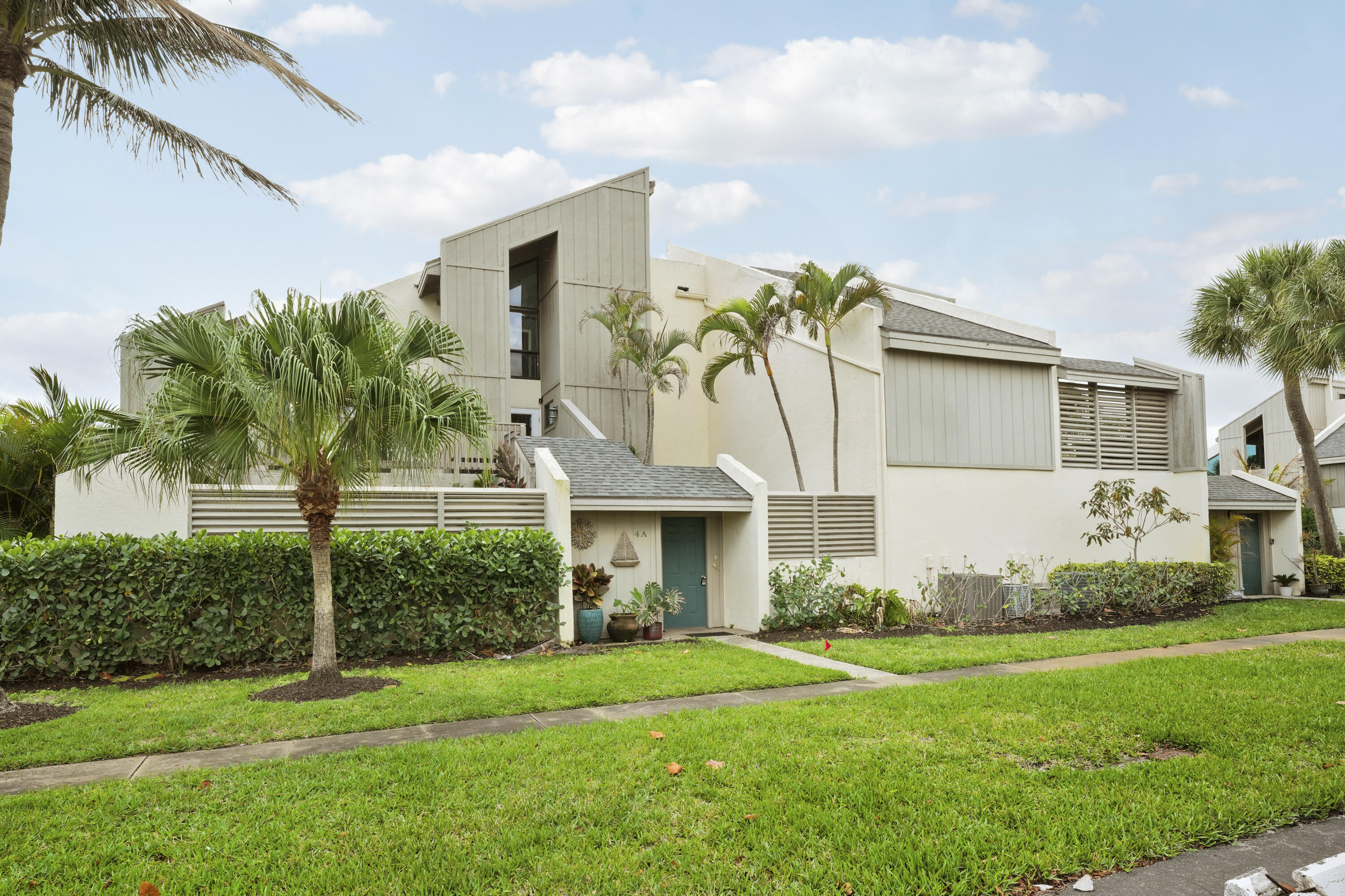 SEA LOFTERS CONDO - Residential Lease