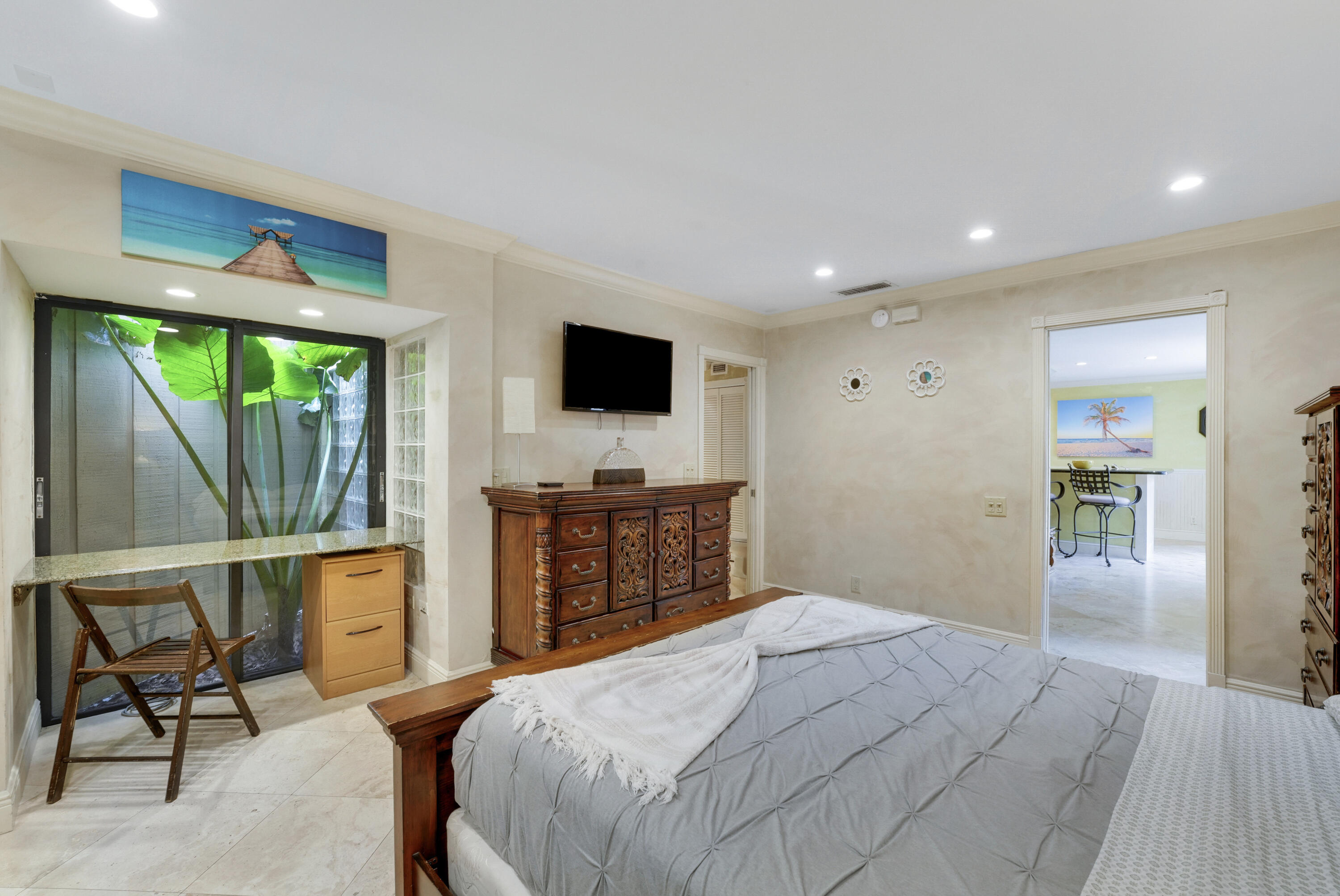 SEA LOFTERS CONDO - Residential Lease