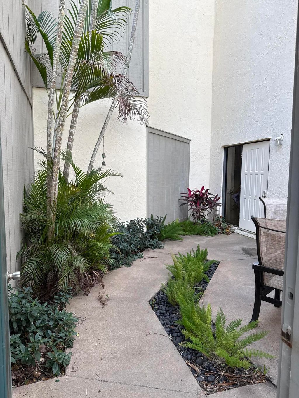 Photo of 1605 S Us Highway 1 #4a, Jupiter, FL 33477 (MLS # B26000808)