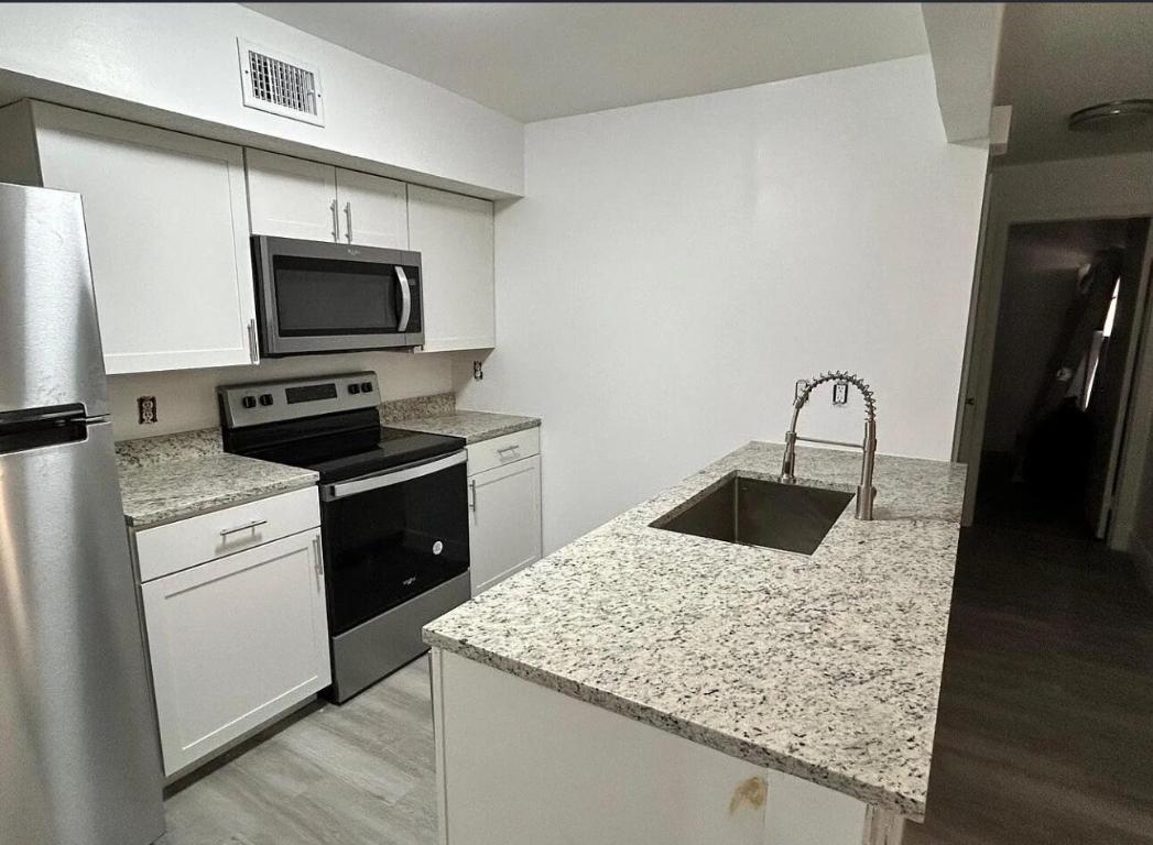 WHISPERING PINES UNIT 01 - Residential