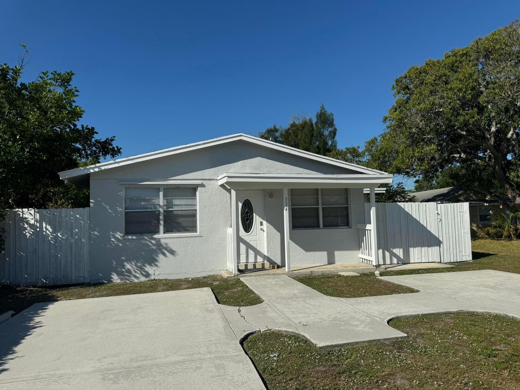 Photo of 334 NW 7th Avenue, Delray Beach, FL 33444 (MLS # R11046176)