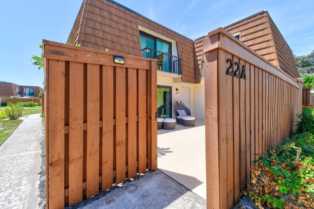 Available now and for 2026 season! Immaculate and turnkey, this fully furnished 2-bedroom, 2.5-bath residence is available for annual or short-term lease with a 3-month minimum. The annual rate is $2,850 per month, with short-term rates of $3,500 per month from May through October and $3,950 per month from November through April. Ideally located within walking distance to the Marina and Intracoastal, this stunning home offers a bright and open floor plan, a renovated kitchen with quartz countertops, beautifully updated bathrooms, and wood plank luxury vinyl flooring on the stairs and second level. Additional features include a brand-new A/C system, impact sliders, and a private courtyard with desirable northeast exposure, perfect for relaxing afternoons.