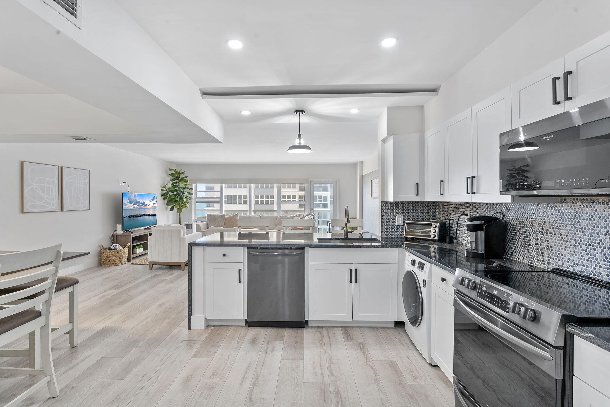 REGENCY TOWER SOUTH CONDO - Residential Lease
