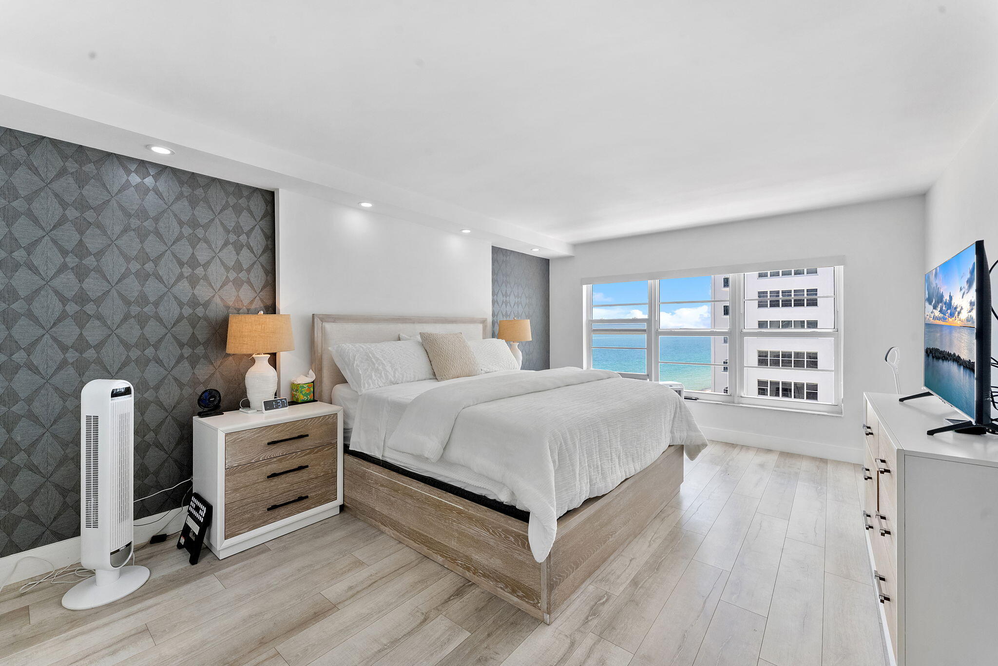 REGENCY TOWER SOUTH CONDO - Residential Lease