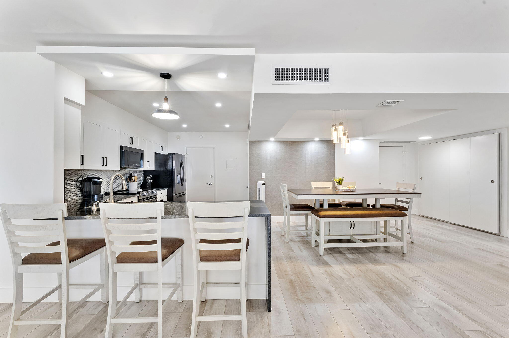 REGENCY TOWER SOUTH CONDO - Residential Lease