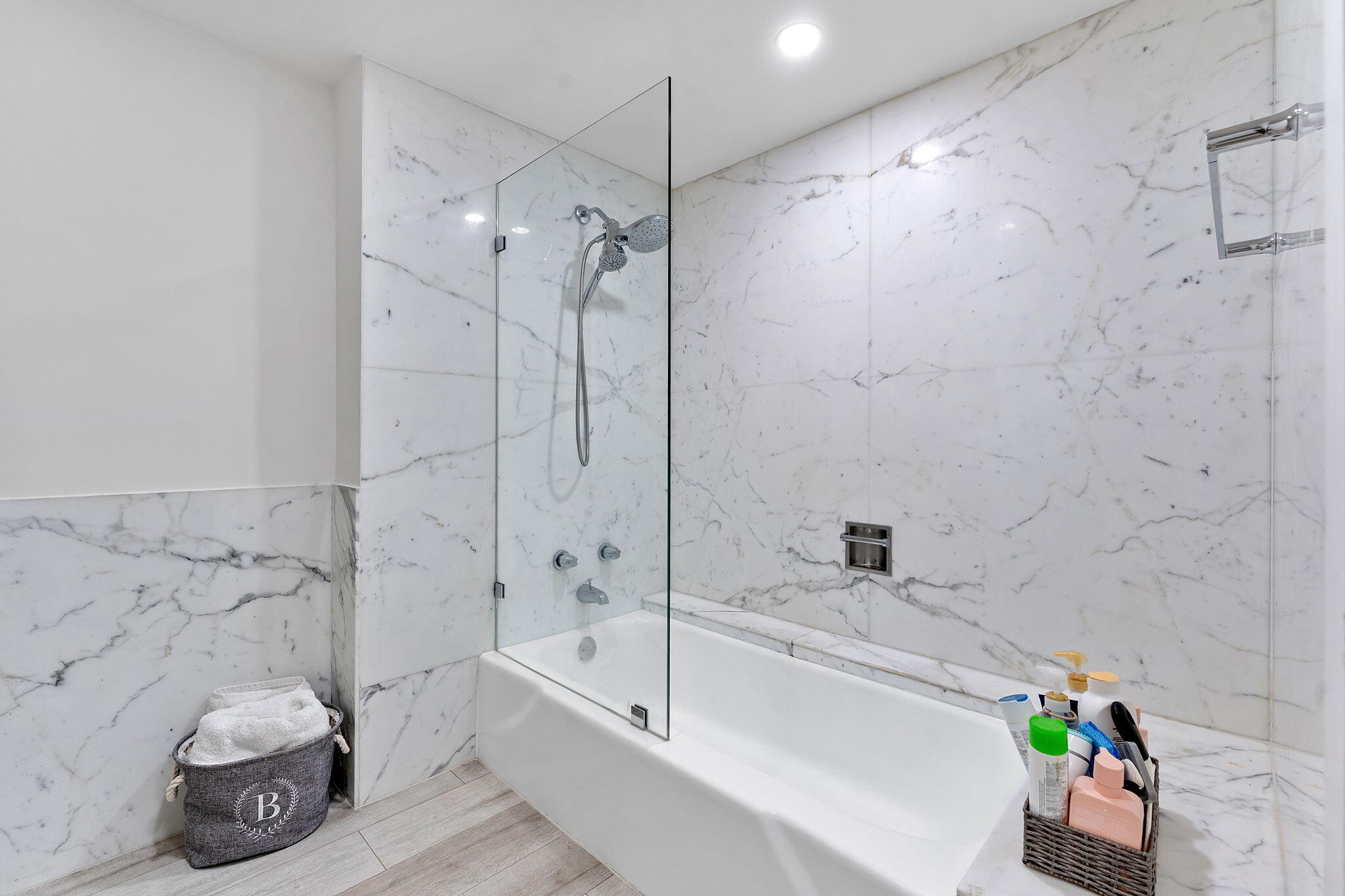 REGENCY TOWER SOUTH CONDO - Residential Lease