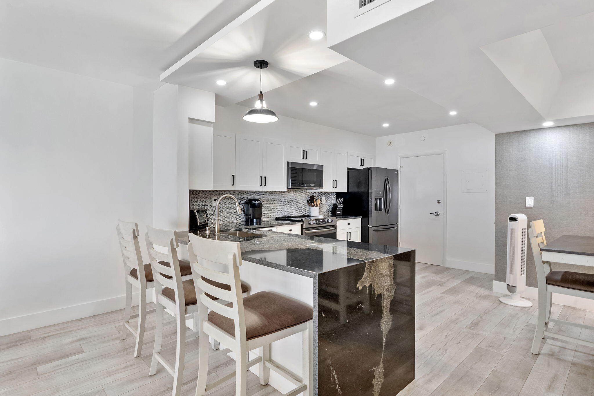 REGENCY TOWER SOUTH CONDO - Residential Lease