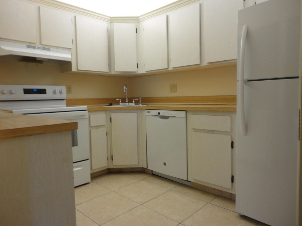 Photo of 508 Shady Pine Way #D1, Greenacres, FL 33415 (MLS # B26033352)