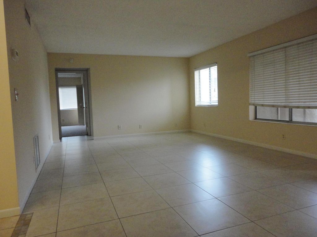 Photo of 508 Shady Pine Way #D1, Greenacres, FL 33415 (MLS # B26033352)