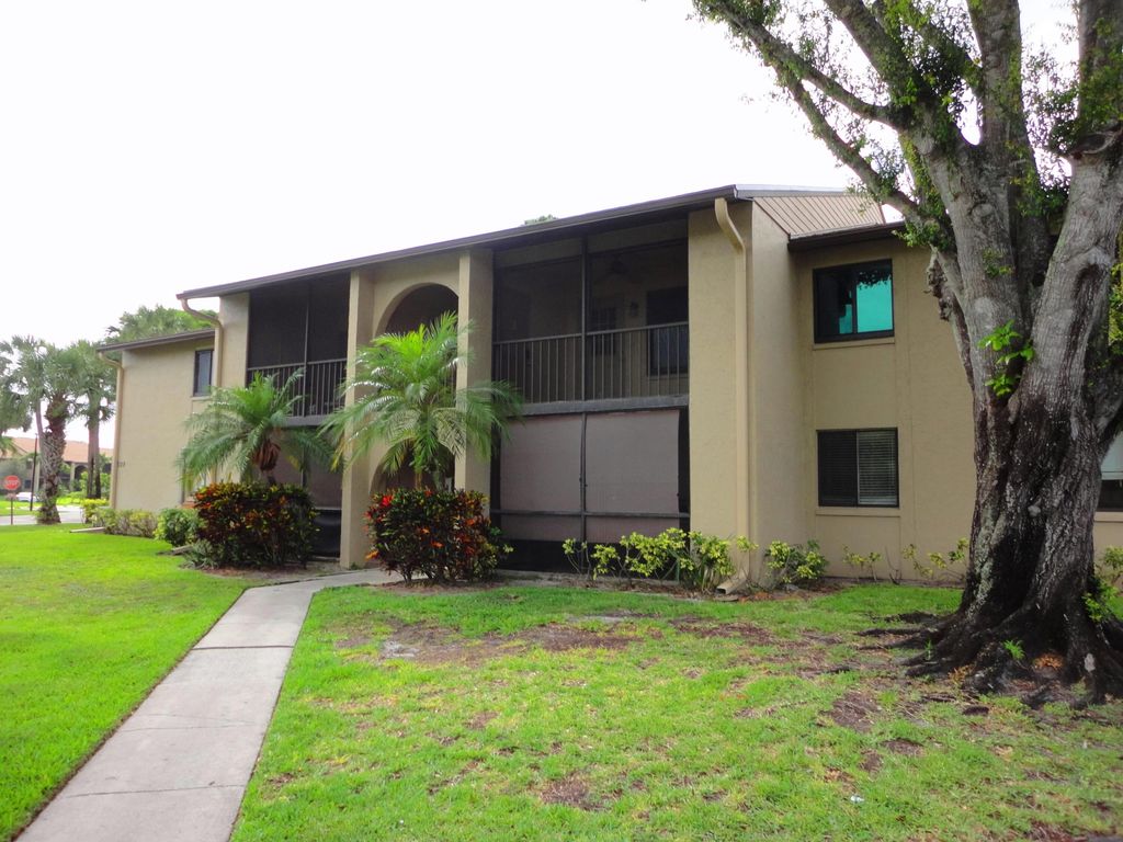 Photo of 508 Shady Pine Way #D1, Greenacres, FL 33415 (MLS # B26033352)