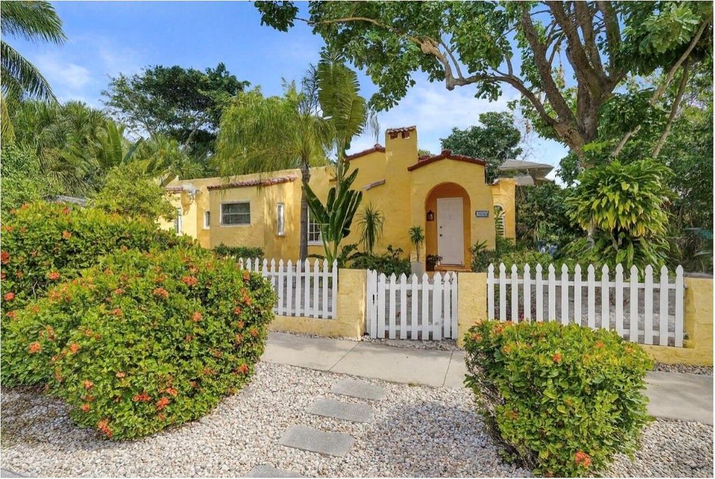 Photo of 1818 Florida Avenue, West Palm Beach, FL 33401 (MLS # R11144679)