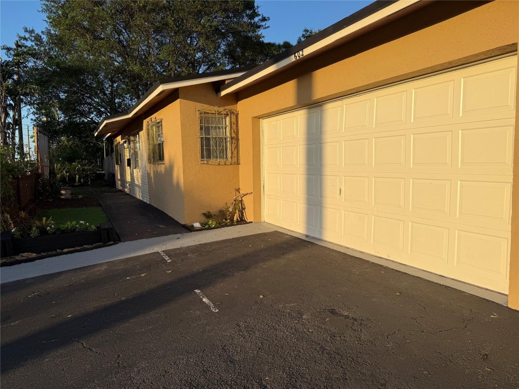 Oakland Park Second Add 1 - Residential Lease