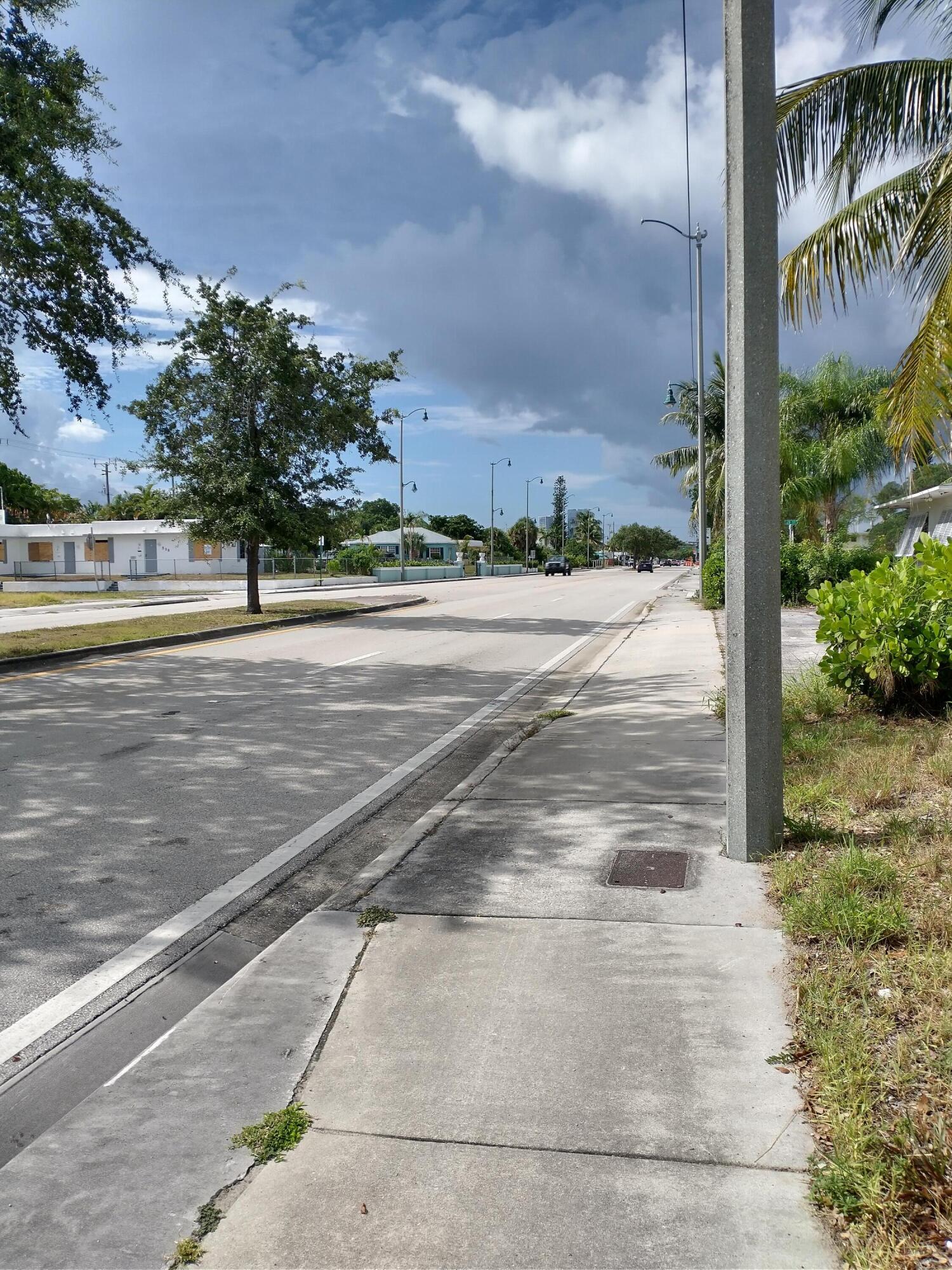 2907 Broadway Avenue