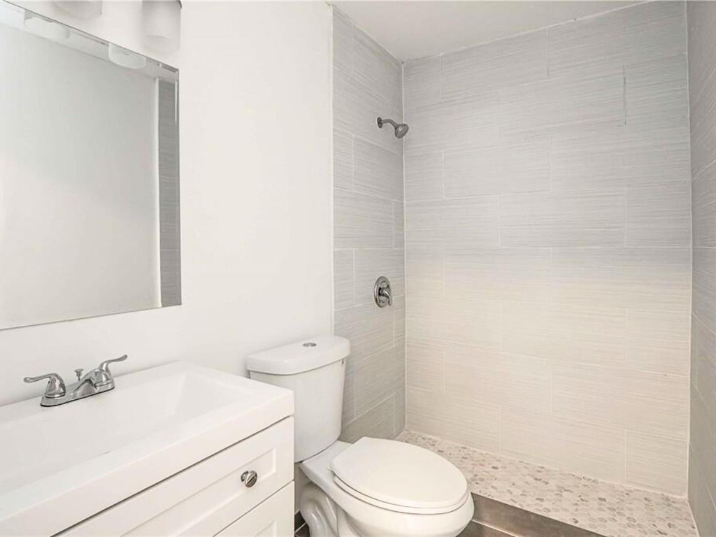 LAUDERDALE LAKES WEST GAT - Residential