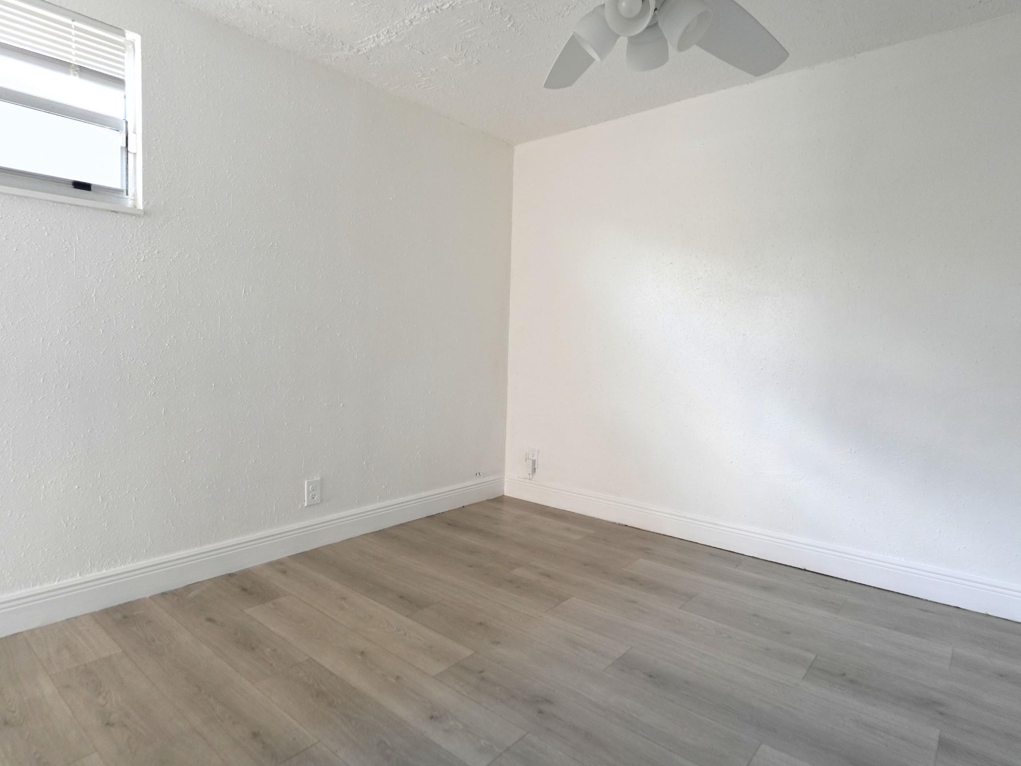 LAUDERDALE LAKES WEST GAT - Residential