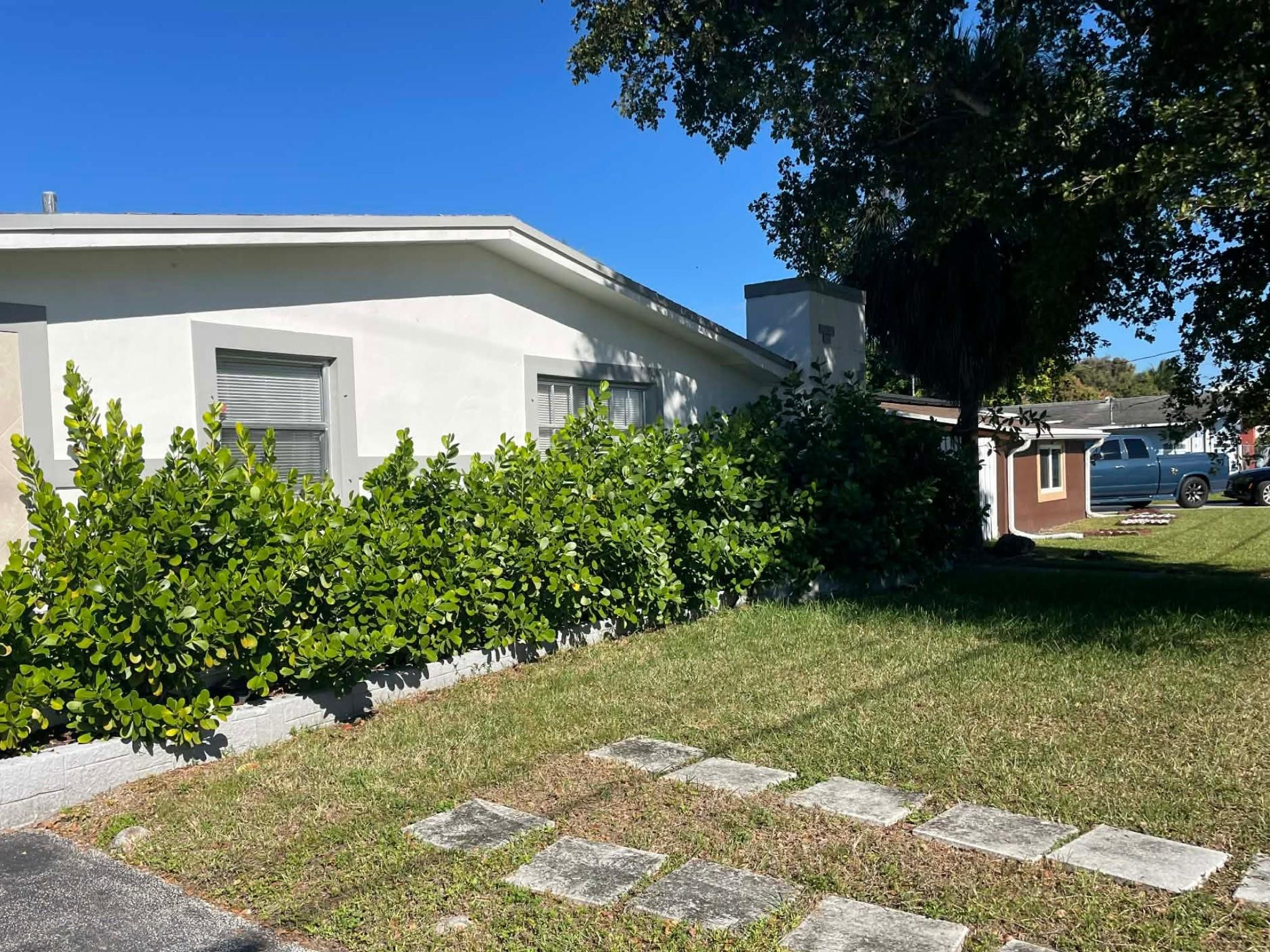 LAUDERDALE LAKES WEST GAT - Residential