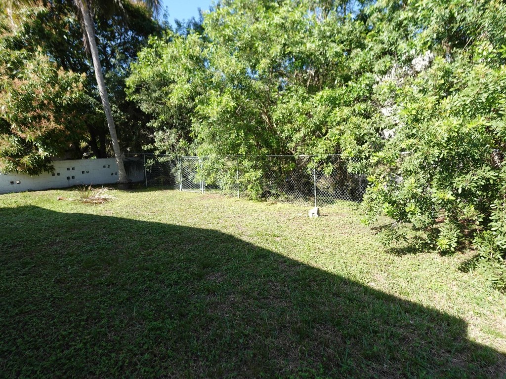 LAUDERDALE LAKES WEST GAT - Residential