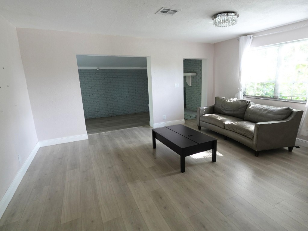 LAUDERDALE LAKES WEST GAT - Residential