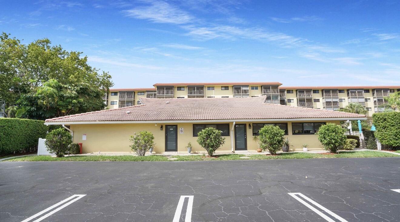 GARDEN-AIRE VILLAGE CONDO - Residential