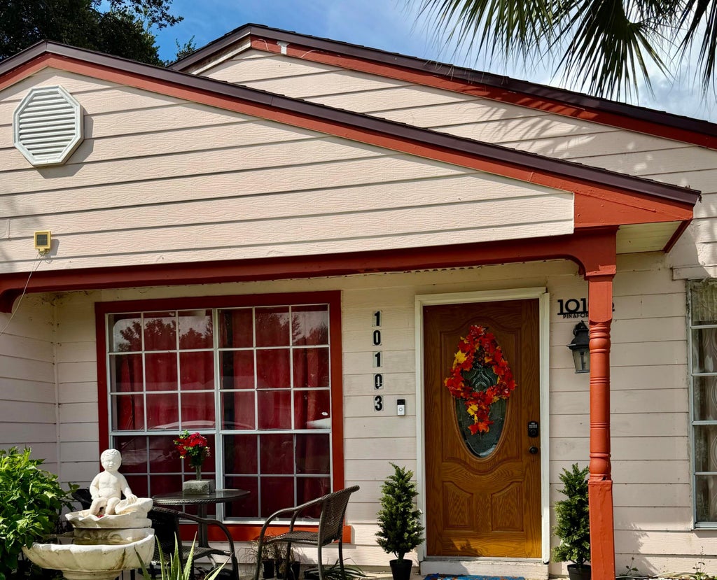 Photo of 10103 PINAFORE Lane, Royal Palm Beach, FL 33411 (MLS # B26052037)