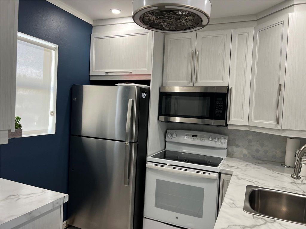 Photo of 3505 NW 48th Avenue #507-N, Lauderdale Lakes, FL 33319 (MLS # F10484592)