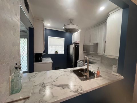A home in Lauderdale Lakes