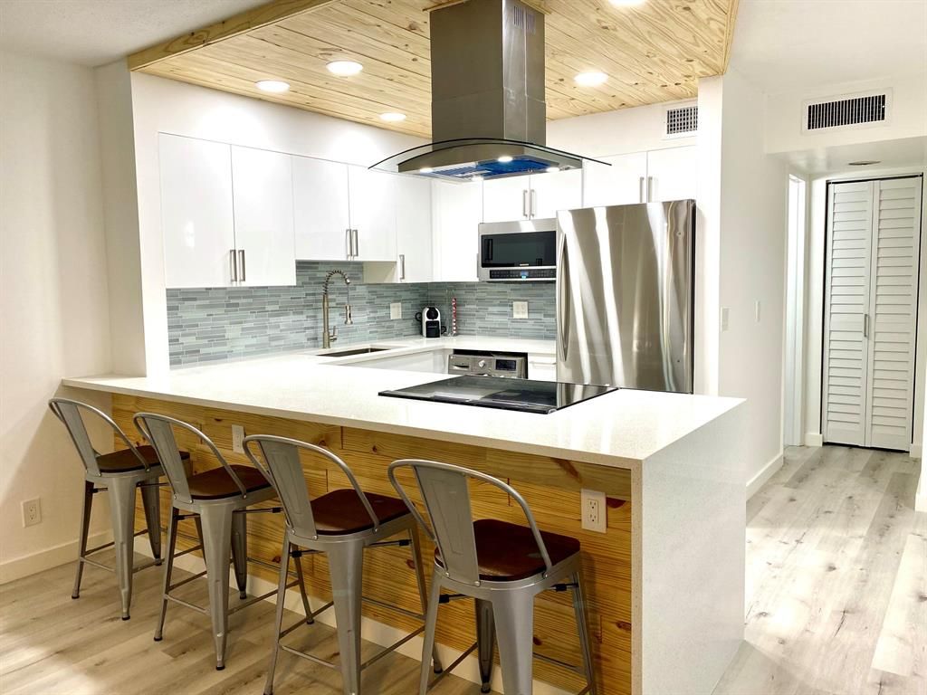 Photo of 342 Southwind Drive #222, North Palm Beach, FL 33408 (MLS # R10802611)