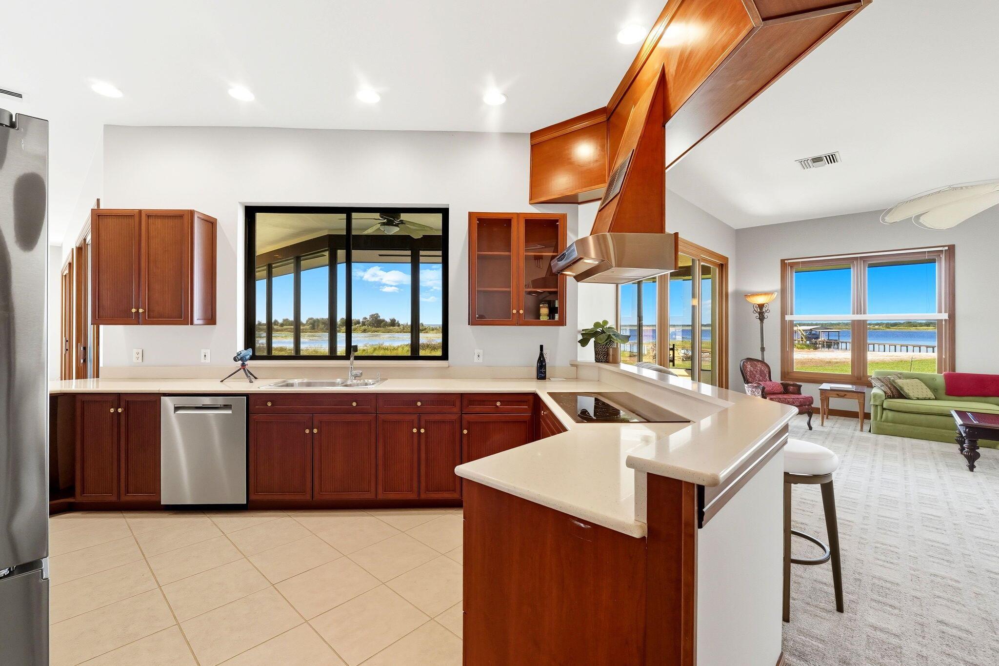 BREEZY POINT - Residential