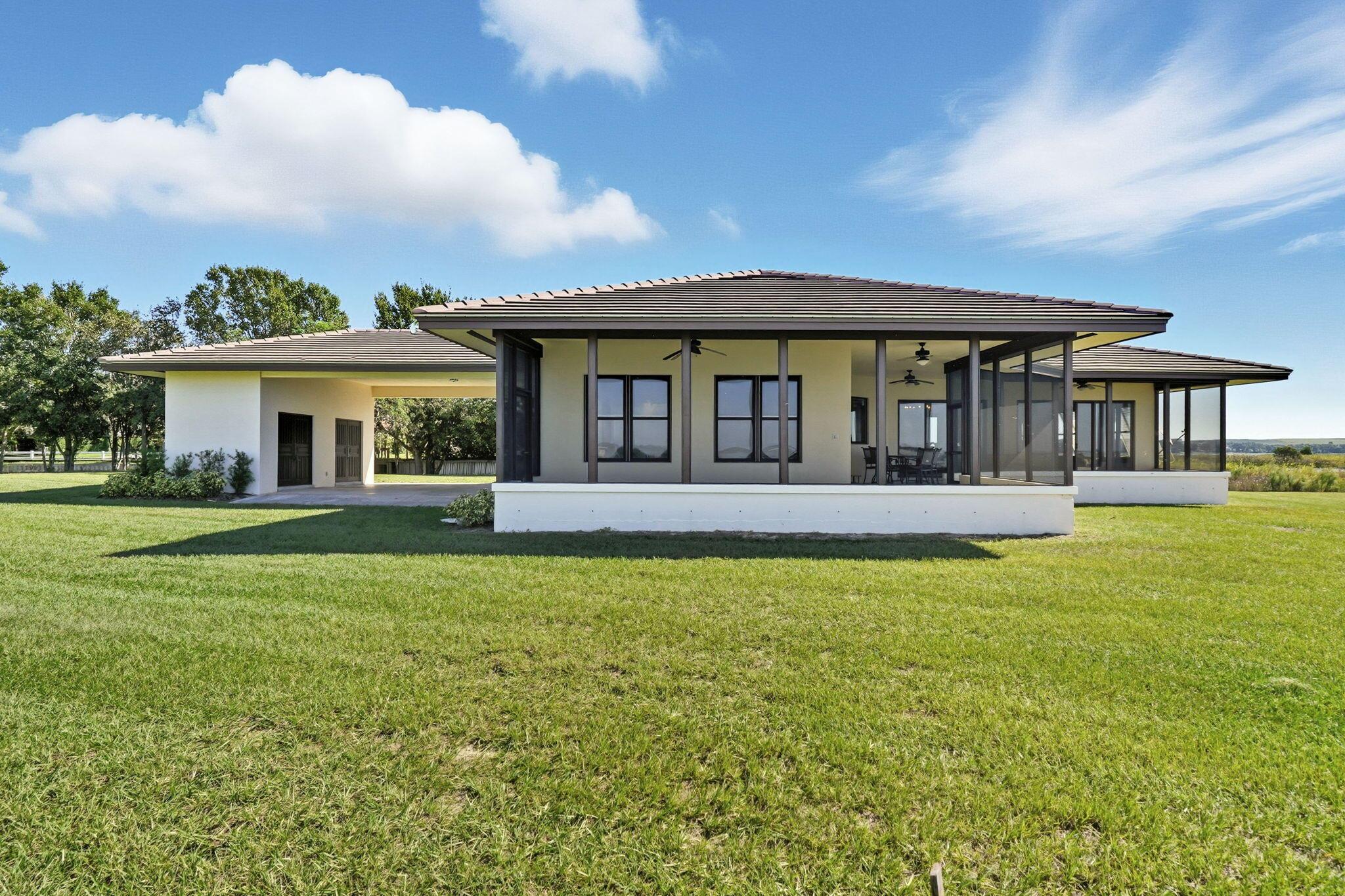 BREEZY POINT - Residential