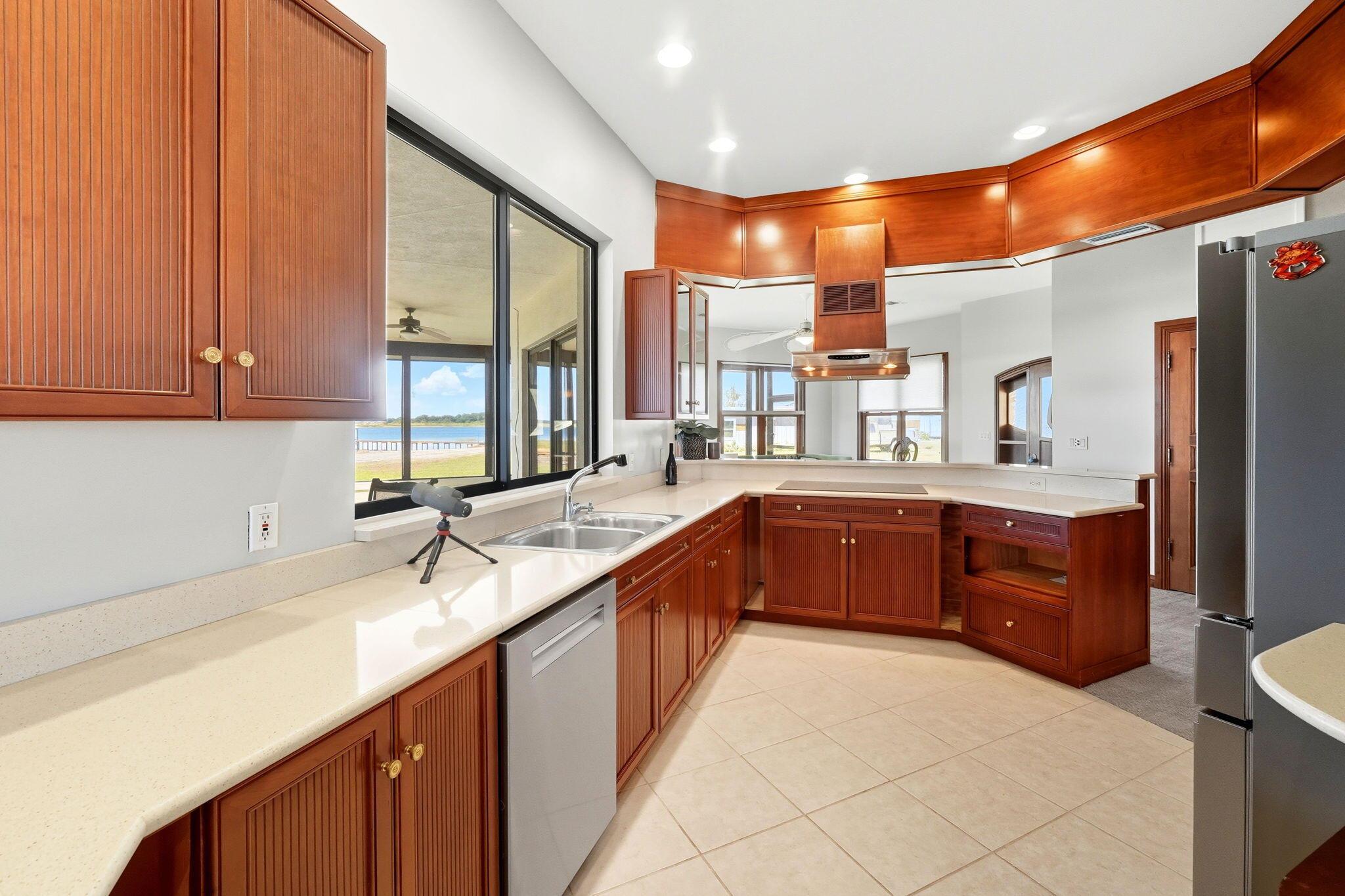 BREEZY POINT - Residential