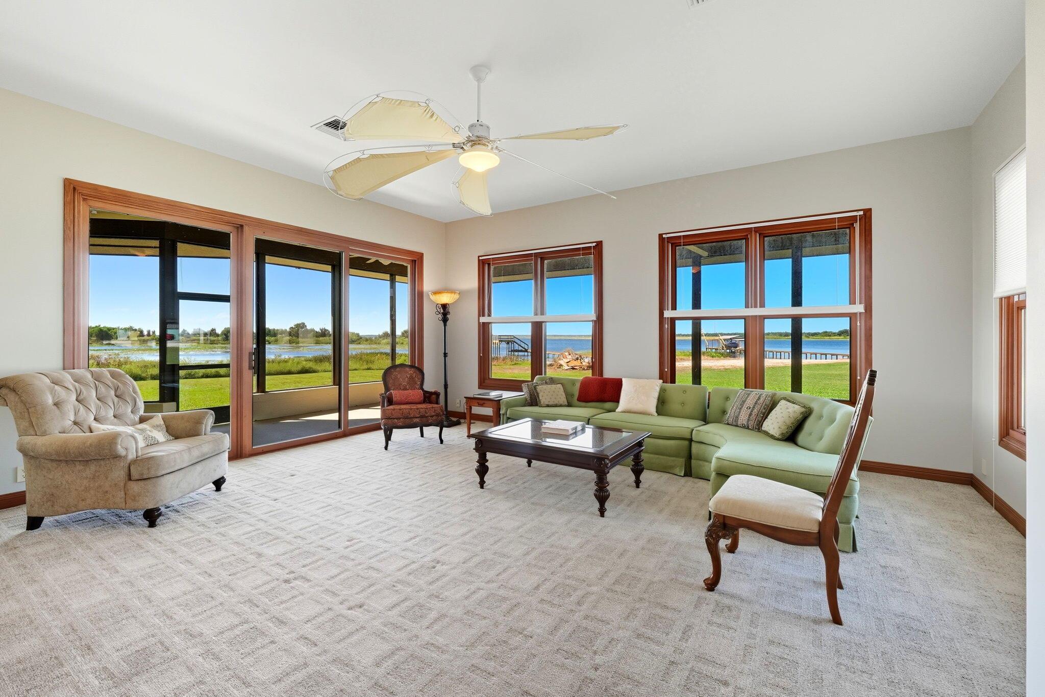 BREEZY POINT - Residential