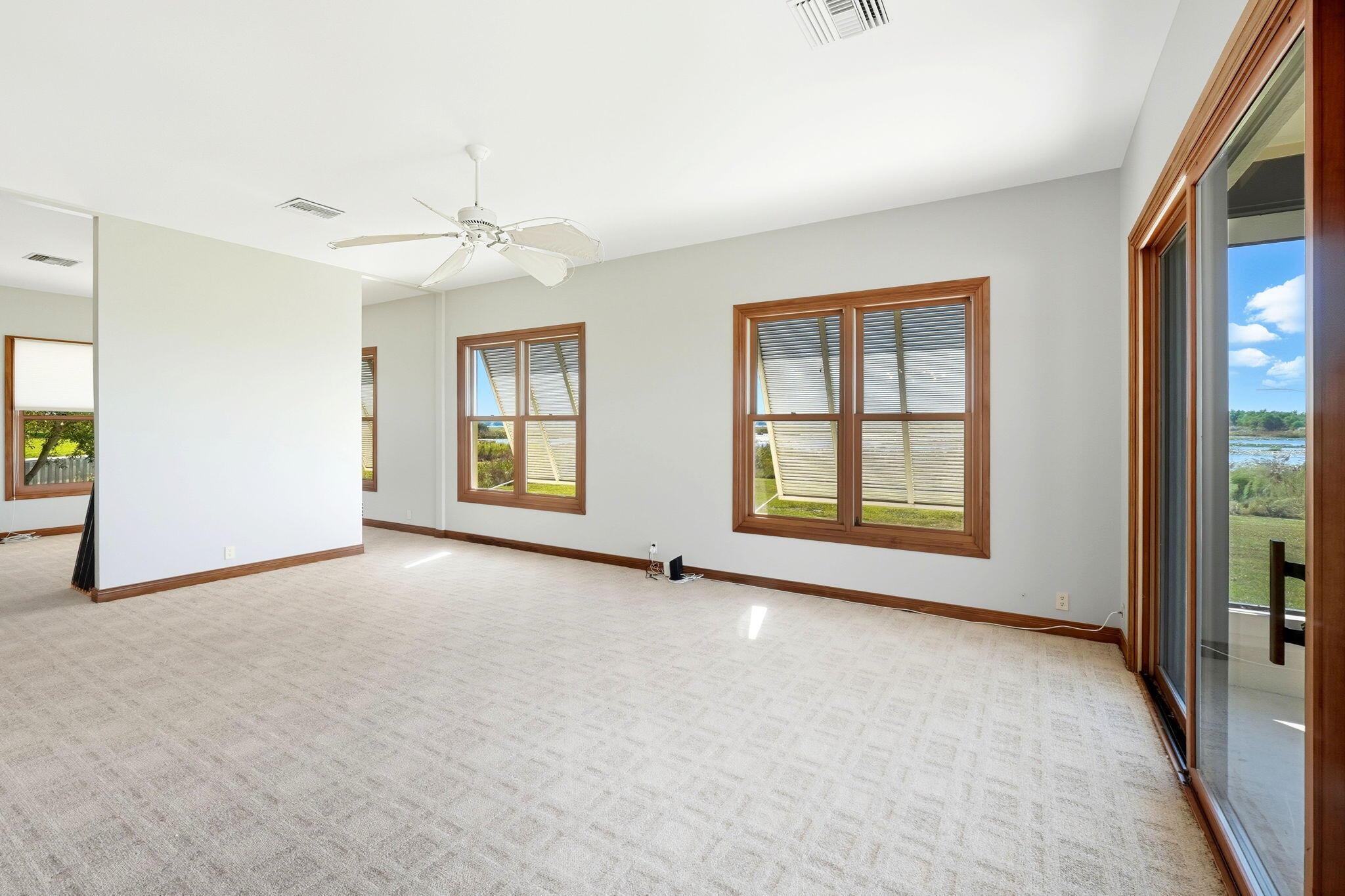 BREEZY POINT - Residential