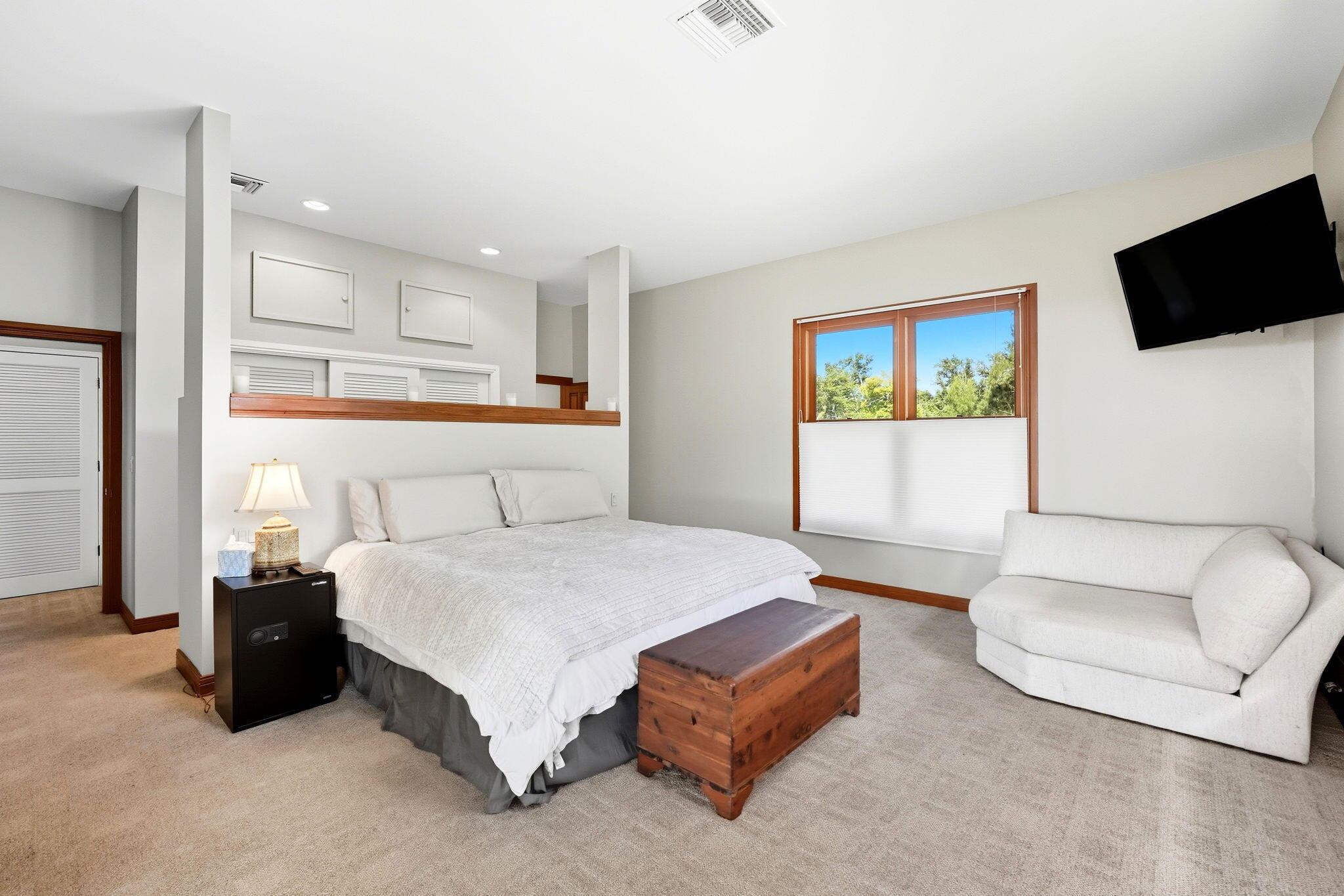 BREEZY POINT - Residential