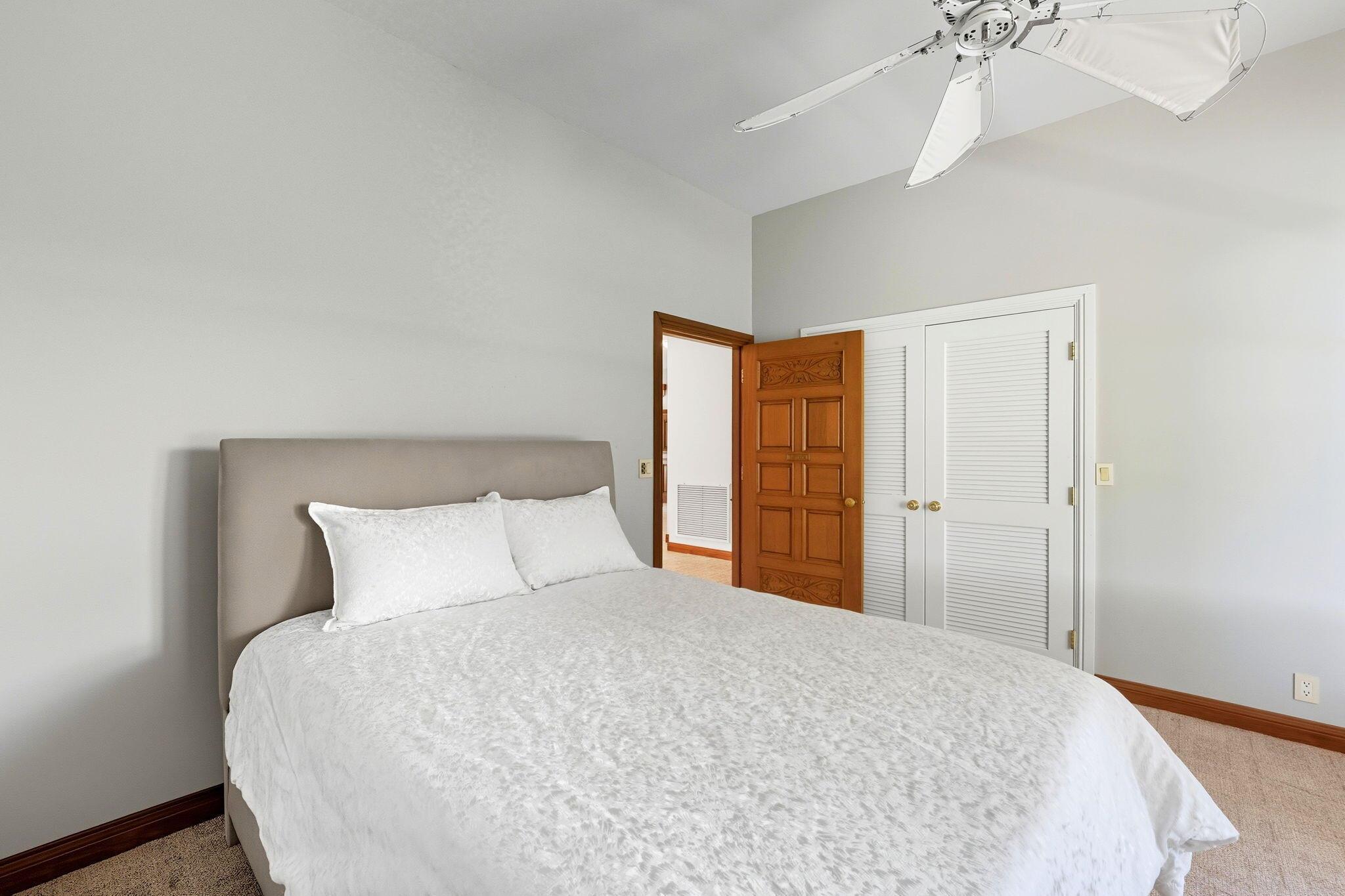 BREEZY POINT - Residential