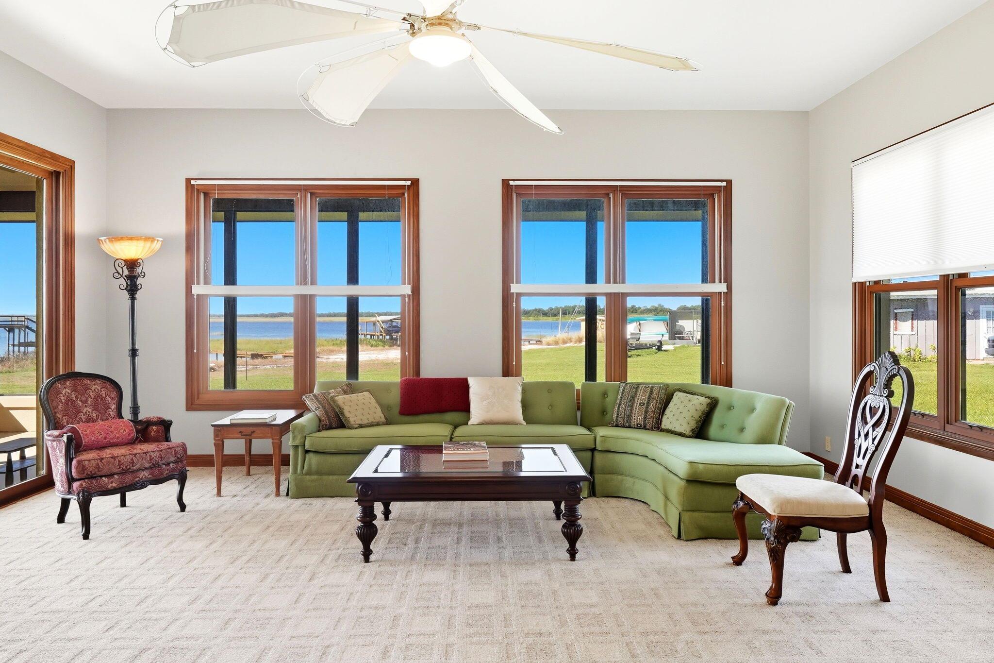 BREEZY POINT - Residential