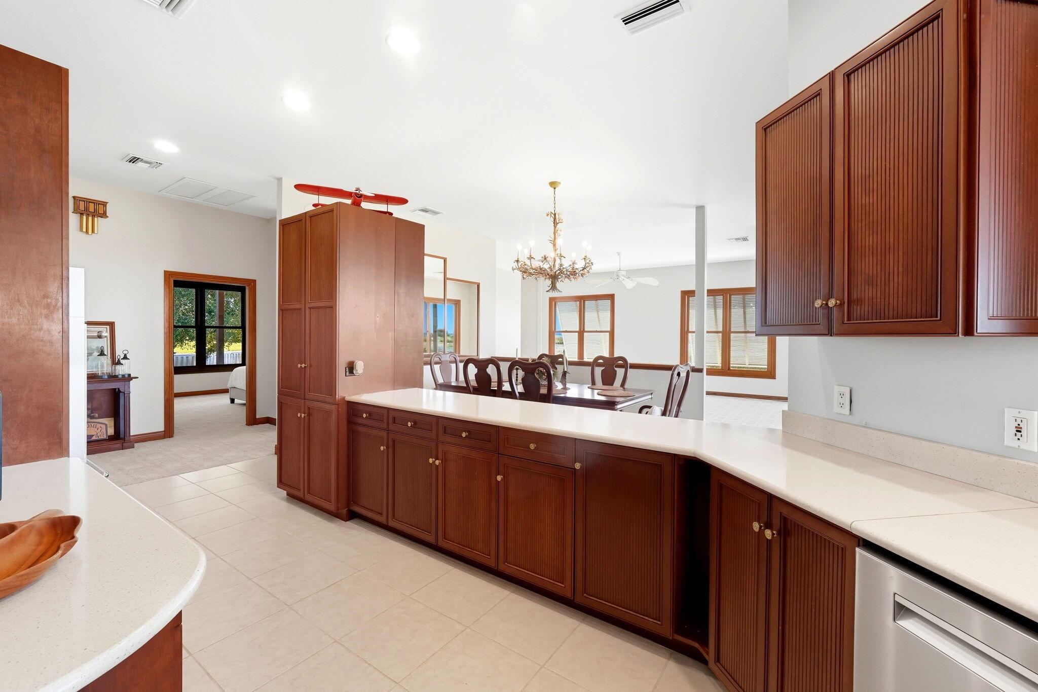 BREEZY POINT - Residential