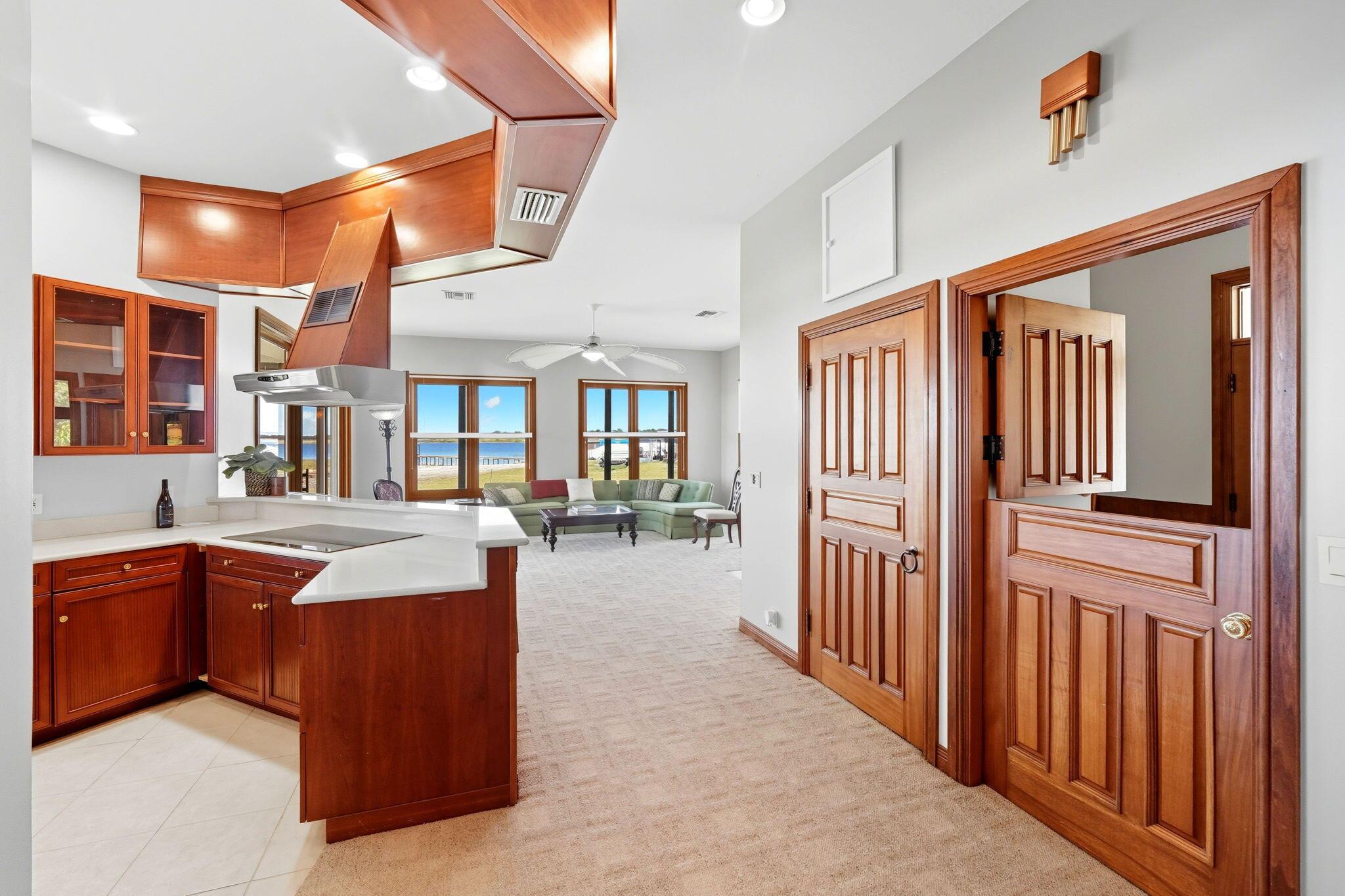 BREEZY POINT - Residential