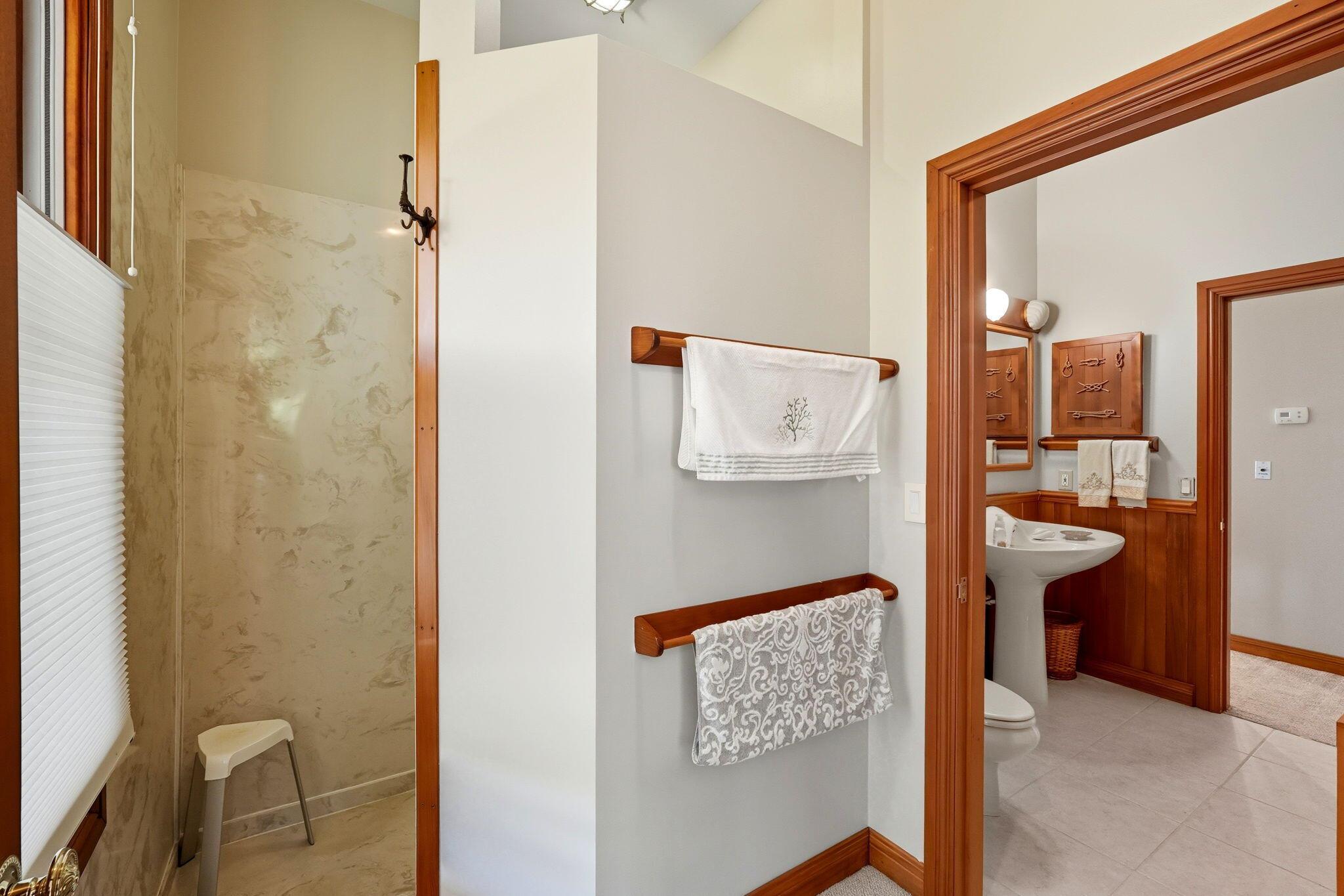 BREEZY POINT - Residential