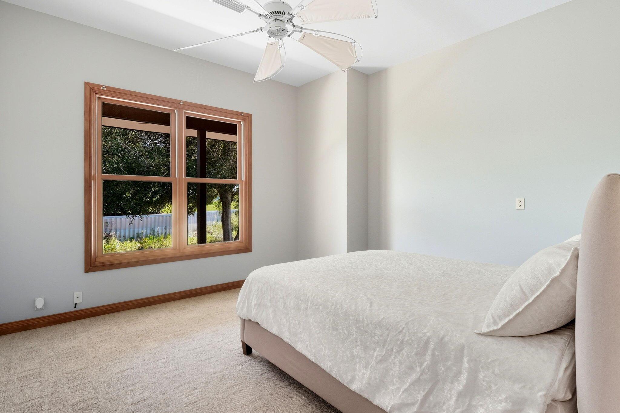 BREEZY POINT - Residential